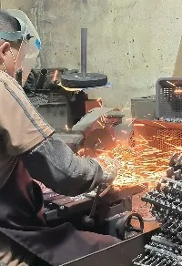 Artificial jewelry cutting Artificial jewelry cutting